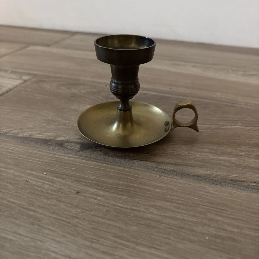 VTG Brass Chamberstick Candle Stick‎ Holder w/Thumb Rest Large Made In Thailand